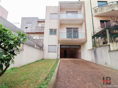 Moradia Geminada T4