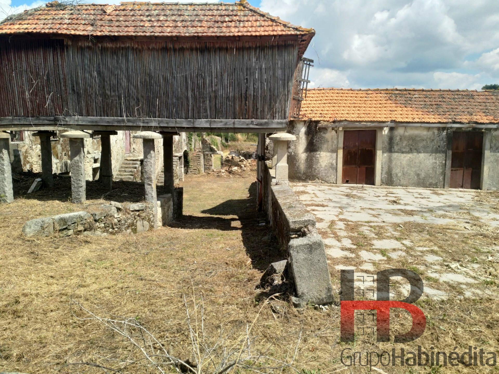 Stand, Aveiro, Santa Maria da Feira / Sell / Upon request / Ref